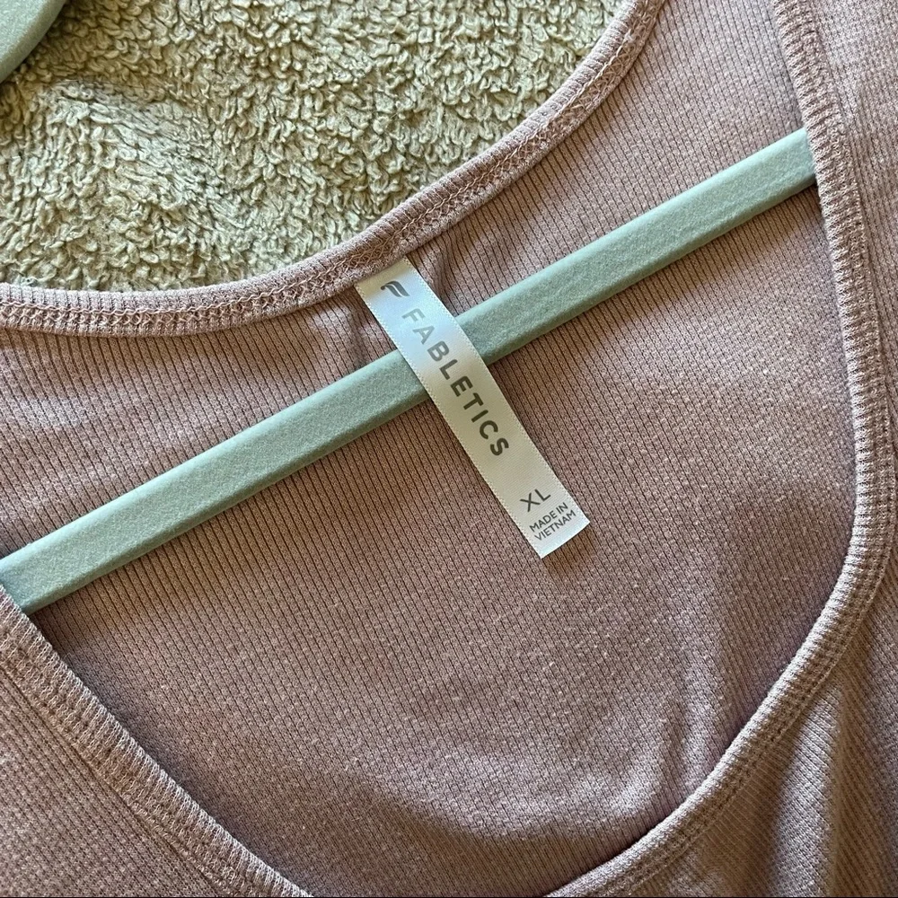 Fabletics Cropped Ribbed Tanktop - Picture 2 of 3